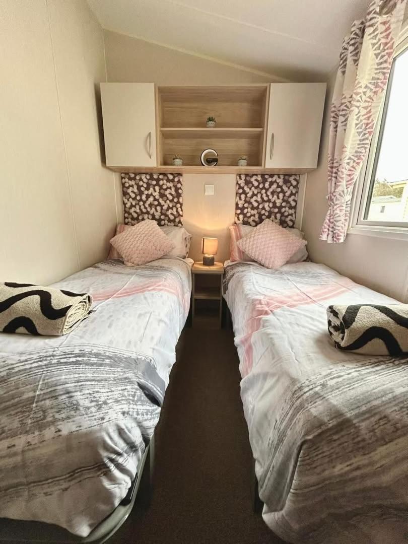 Isle Escape Hotel Rookley Bagian luar foto